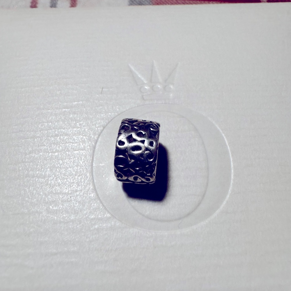 Authentic PANDORA SILVER SWIRL SERPENTINE CLIP CHARM - Picture 1 of 3
